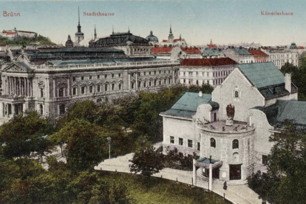 Letní procházka po Domu umění